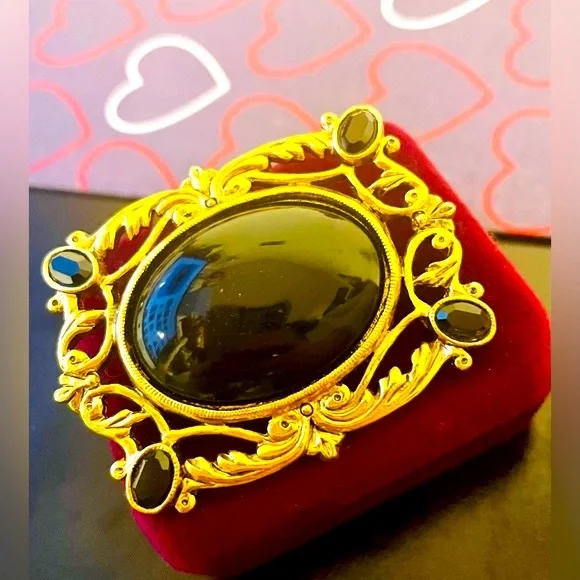 1928 Gold and Black Rectangle Brooch - Picture 5 of 12